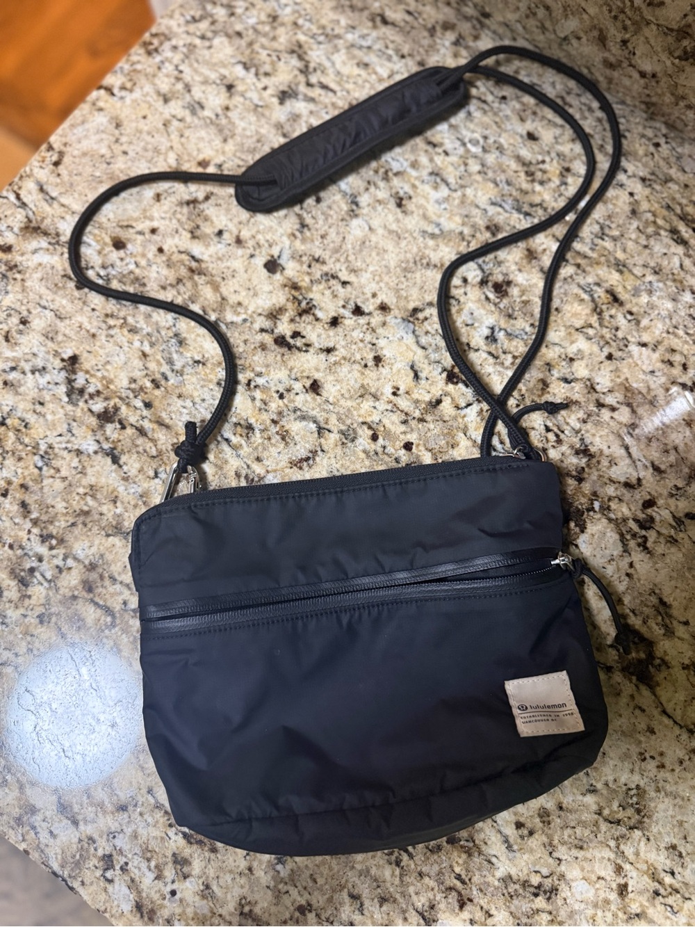 Lululemon Patch Logo Black Crossbody Bag blk